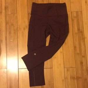 Lulu lemon maroon joggers with pockets!